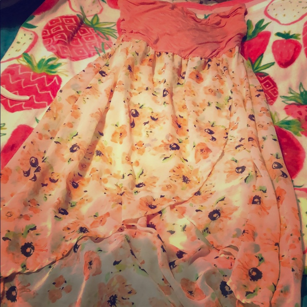 STRAPLESS DRESS